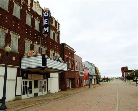 This Creepy Ghost Town In Illinois Is The Stuff Nightmares Are Made Of