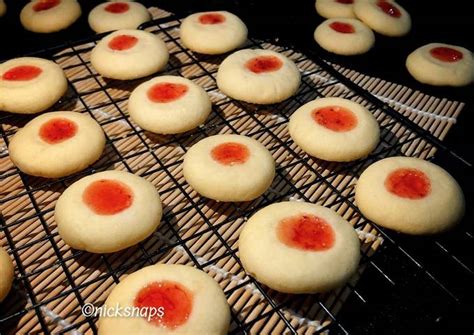 Resep Strawberry Thumbprint Cookies Oleh Enik Sulistyawati Cookpad