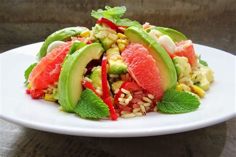 Salade De Riz Avocats Pamplemousses La Recette Facile Par Toqu S