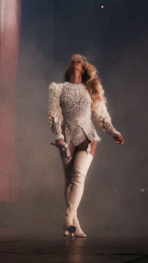 Pin de Natalie N Bookman em BEYONCÉ Estilo beyonce Looks Fotos