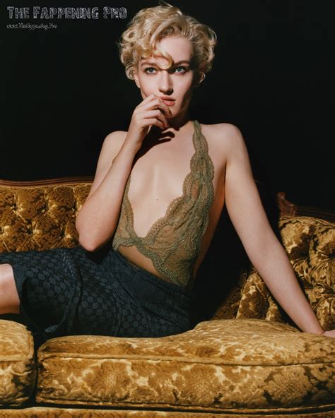 Julia Garner Nude The Fappening