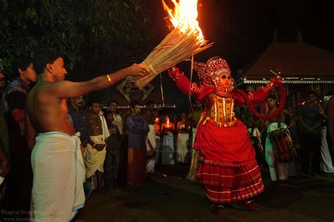 Asian Travel Photographer: Theyyam Festival - Kasaragod, Kannur - Kerala