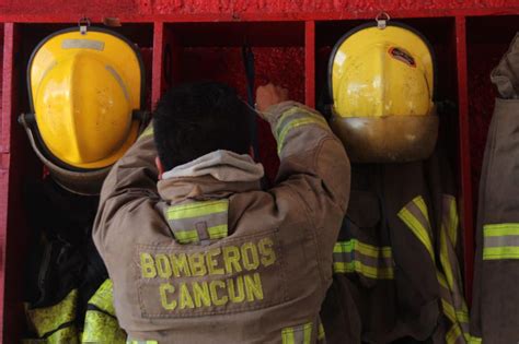 Destaca Ana Paty labor de Bomberos en Cancún por 46 años Quadratin