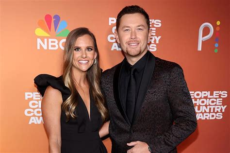 See Scotty McCreery and Wife Gabi's Cutest Photos Together