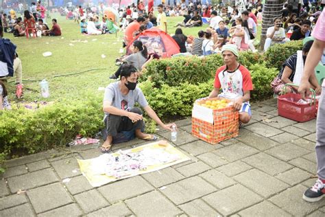 Rappler On Twitter Crowds Begin To Form At Plaza Independencia In