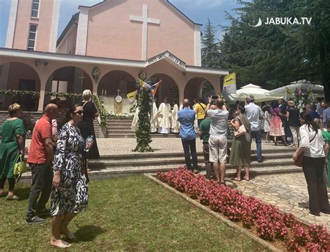 Radostan Dan Za Iroki Brijeg Fra Ante Vukoja Proslavio Mladu Misu