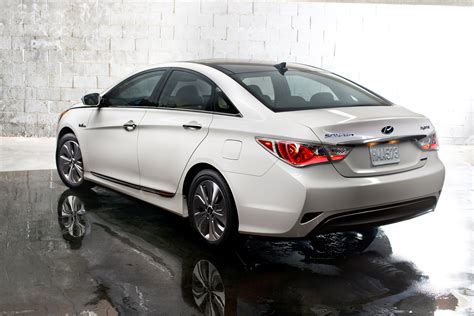 2014 Hyundai Sonata Hybrid - HD Pictures @ carsinvasion.com