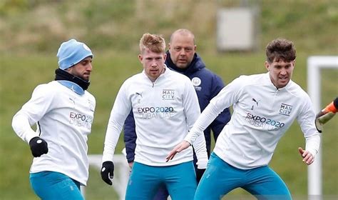 Perpanjang Kontrak Di Manchester City Hingga Kyle Walker Saya