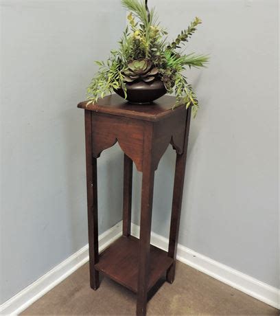 Transitional Design Online Auctions Solid Wood Stand Accent Table