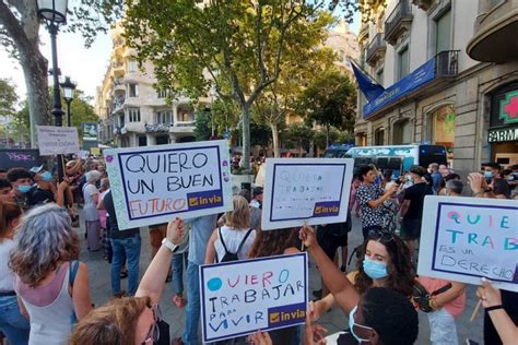 Racisme Institucional Centenars De Persones Clamen A Barcelona Per A