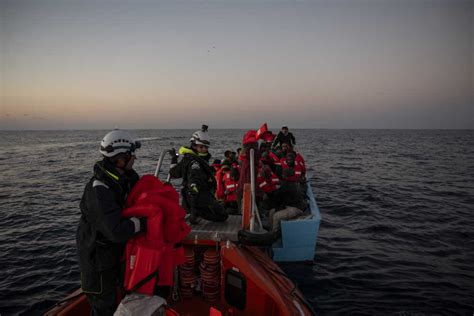 La Sea Watch Verso Civitavecchia Con Migranti A Bordo Terzo