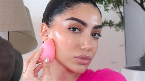 How To Actually Use A Makeup Sponge Youtube