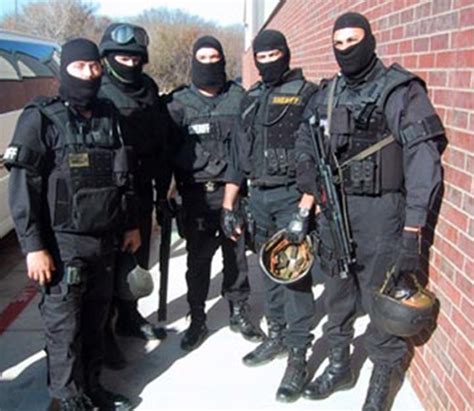 Всё о спецназе и вооружении: SWAT