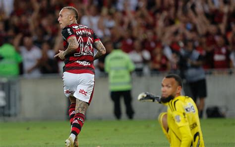 Cpf Na Nota Torcedores Do Flamengo Provocam O Atl Tico Mg Ap S Nova