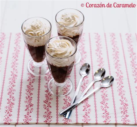 Mousse De Chocolate Con Cerveza Negra Del Libro Los Postres De Los Famosos Corazón De Caramelo