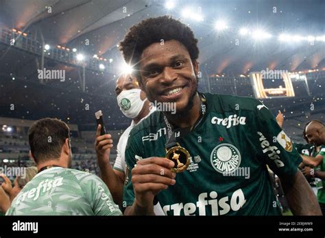 Luiz Adriano Do Palmeiras Comemora O T Tulo Da Libertadores Ap S