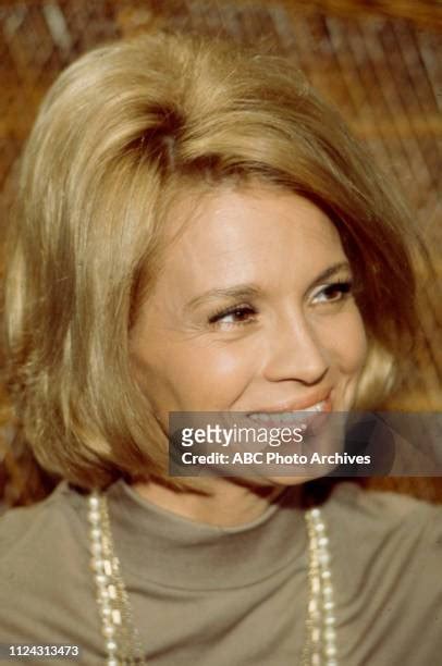 Angie Dickinson 1971 Photos And Premium High Res Pictures Getty Images