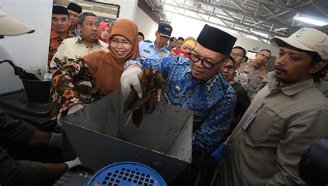 Peringati Hpsn Wali Kota Bandung Ajak Warga Tuntaskan Sampah Dari