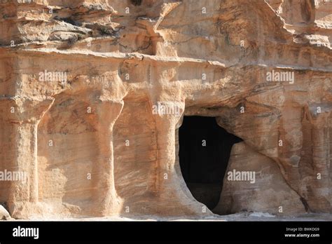 Petra Fassade Eingang Loch Grab Tempel Rock Cliff Jordanien Nahost