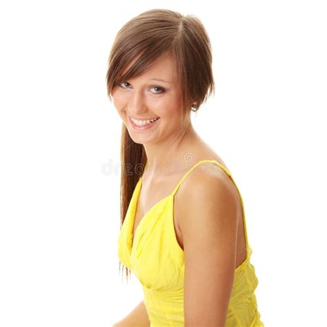 Belle Fille De Brunette Dans La Robe Jaune Photo Stock Image Du Femelle Visage 13114414
