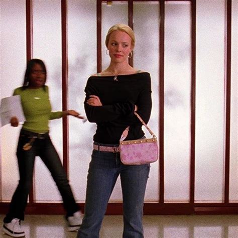 💋💅🏽🍒💄👛👙 on Instagram: “Regina George’s Outfits (Mean Girls, 2004 ...