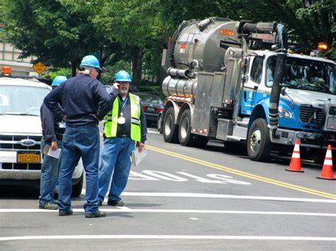 Manhole Explosion Injures Con Edison Worker Ditmas Park Ny Patch