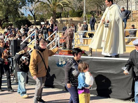 Gro Er Publikumsandrang Und Teilnahme An Der Traditionellen Segnung Der