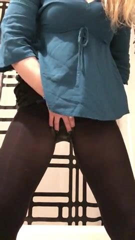 Horny MILF Pisses And Cums ThisVid