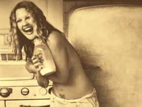 Drew Barrymore Sexy And Topless Seduces Her Alluring Tits And Body In A Photoshoot For Rolling