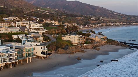 8 Tips for Designing a Stunning Malibu Beach House - Redfin