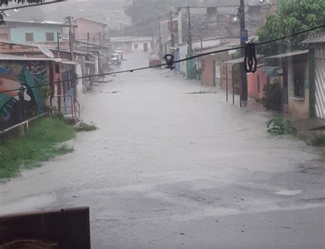 alagamentos e erosão forte chuva causa transtornos em vários