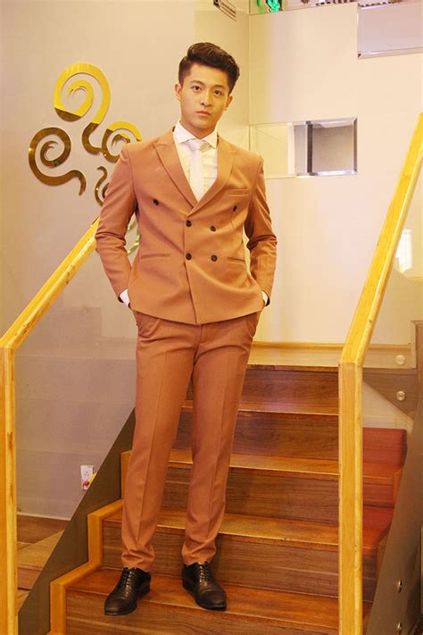 Harry Lu bị bắt gặp hẹn hò với hot girl Midu