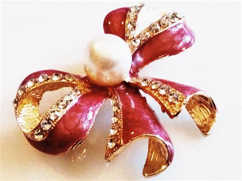 1950s Enameled Bow Brooch Beautiful Sweet Strawberry Pink Enamel