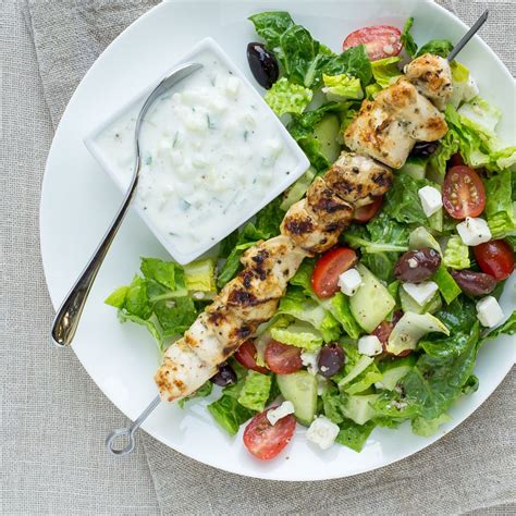 Mealime Chicken Kebabs With Greek Salad And Tzatziki Sauce Recipe Chicken Kebabs Tzatziki