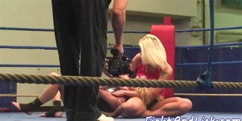 Lesbian Babes Wrestling Naked Tnaflix