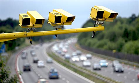 Штрафы ГИБДД с фотофиксацией: какие нарушения попадают на камеру и как ...