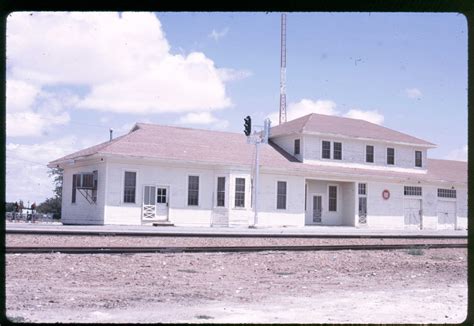 Stations and Structures in Monahans, TX - Texas & Pacific Railway - Railfans Depot