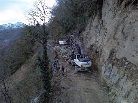 Karadenizde vahşi boşaltma heyelanları tetikliyor