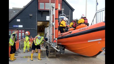 Whitstable Rnli Assist Yachts Rnli