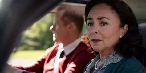 Netflixs Sex Education Relationships We Loved We Werent Crazy About