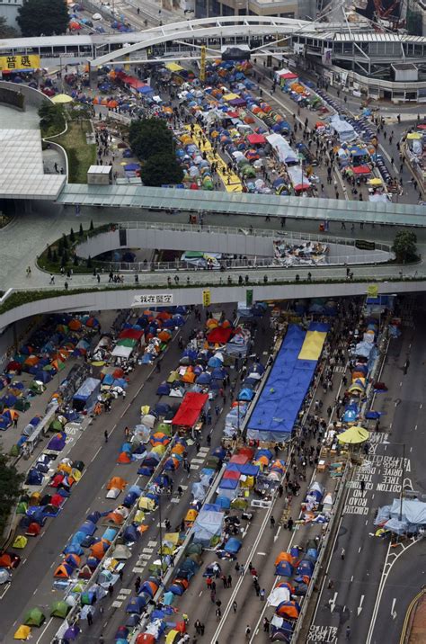 Main Hong Kong Protest Camp Counts Down Last Hours The Mercury