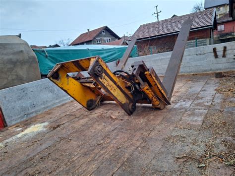 Vile Za Viljuskar Skip Bager Traktor Radni Priklju Ci I Oprema Olx Ba