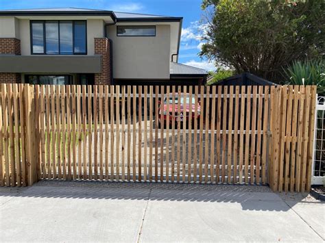 Batten Fences Nailed It Fencing Front Feature Fence And Sliding Gate