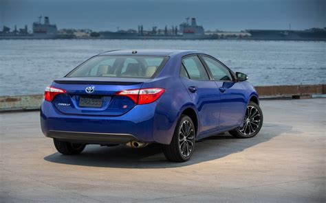 Gallery: 2016 Toyota Corolla S Plus