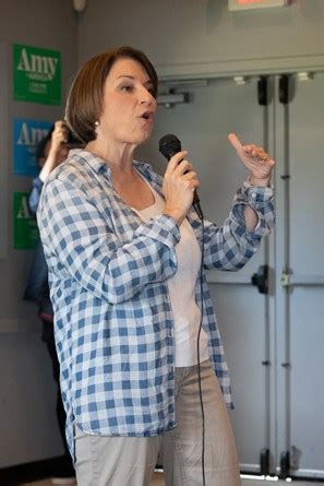 Amy Klobuchar at the Seacoast Science Center in Rye - PortsmouthNH.com