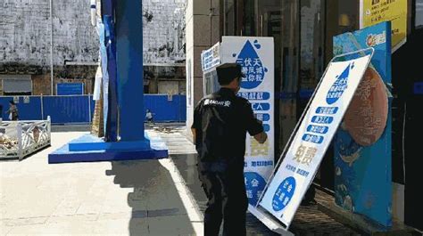 【新世相】35 ℃高温下，银川街头现免费取水冰柜！更让人感动的是