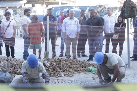 Comitiva Da Prefeitura De Niter I Visita Obras No Entorno Do Mercado