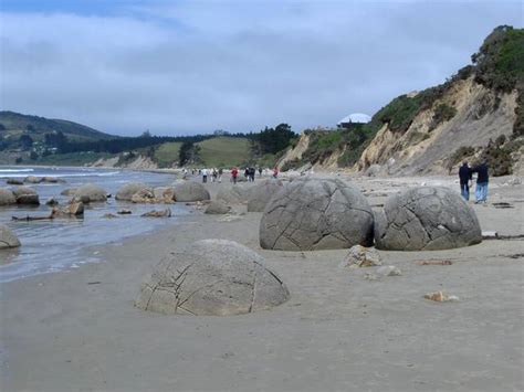 Moeraki Boulders Photo Picture Image Moeraki Boulders Otago New