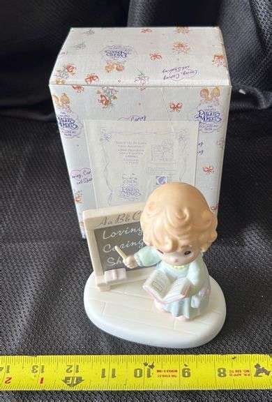 Precious Moments Figurine Teach Us To Love One Another 1996 Members