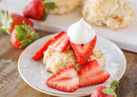 EASY Bisquick Strawberry Shortcake Recipe Lil Luna